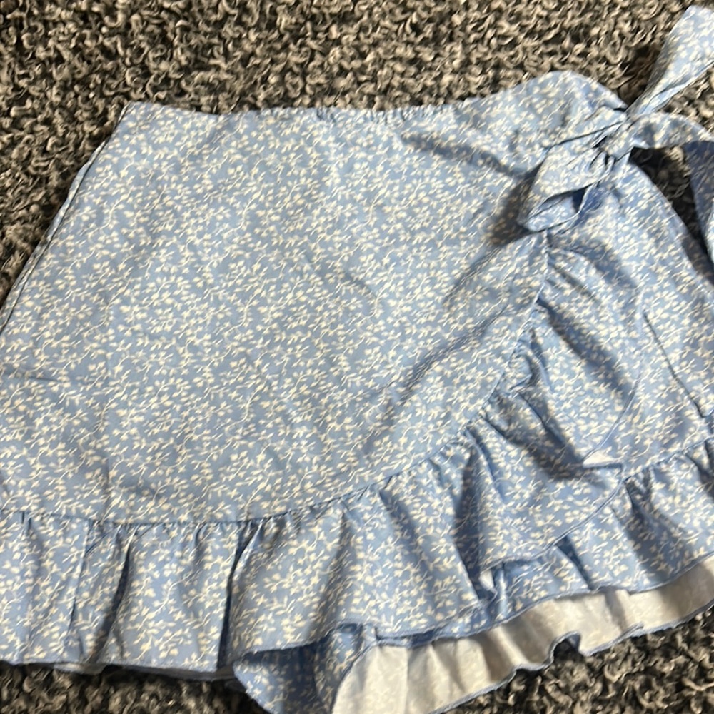 Blue floral skort